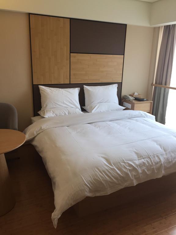 Ji Hotel Jinan Quancheng Square Szoba fotó